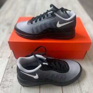 Nike Air Max Invigor Print Shoes 2Y New in Box Black white Wolf grey